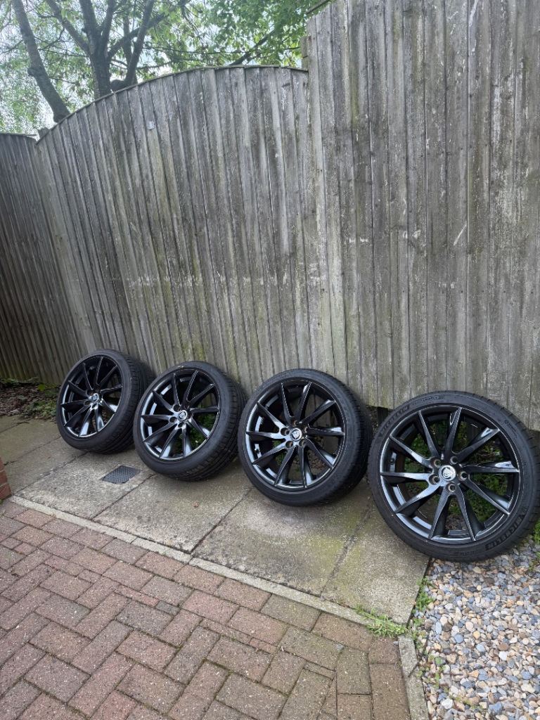 Genuine Jaguar Vela 5x108 18inch Alloy wheels 
