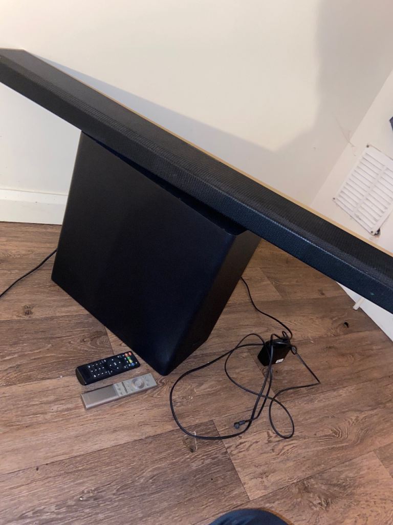 Samsung Sound Bar and Subwoofer Set Q800T Dolby Atmos DTS:X Q-Symphony Soundbar with Subwoofer