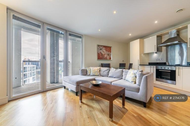 1 bedroom flat in Trinity Tower, London, E14 (1 bed) (#2714376)