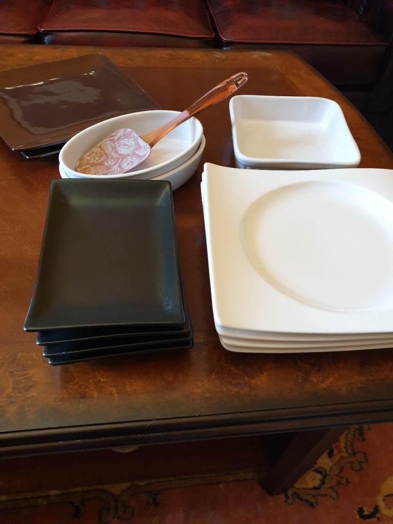 Mix and match crockery 