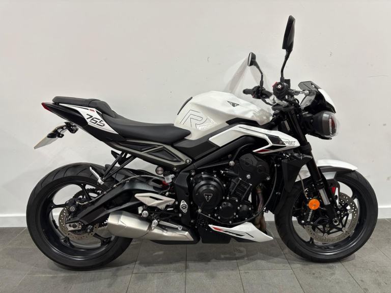 2024 Triumph Street Triple 765R, Immaculate 5000 Mls Quickshifter, Brembo Brakes