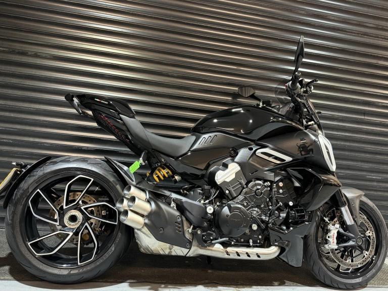 DUCATI DIAVEL V4 Heated Grips-Carbon Thrilling Black