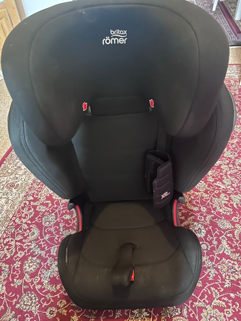 BRITAX ROMER CAR SEAT WITH ISOFIX