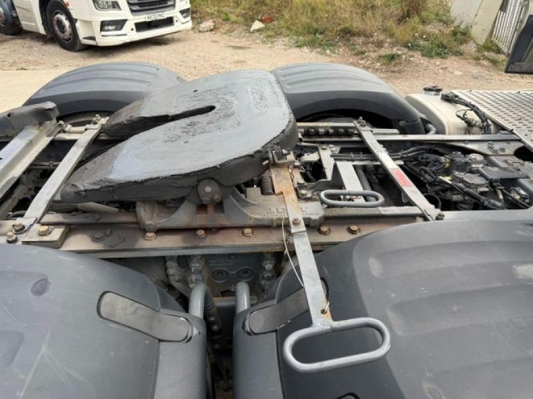 DAF XF 530 6x2 MID LIFT SLEEPER CAB TRACTOR UNIT