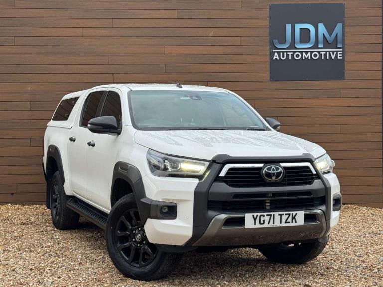 2021 Toyota Hilux 2.8 HI-Luxury Invincible X D-4D 4WD Double Cab Auto 4WD 5dr Pickup Diesel Autom...