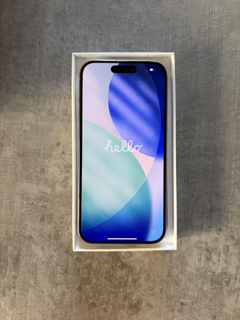 Apple iPhone 15 Pro – Natural Titanium
