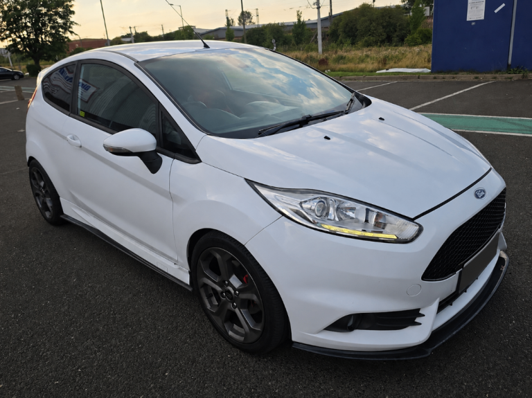 Ford, FIESTA, Hatchback, 2017, Manual, 1596 (cc), 3 doors