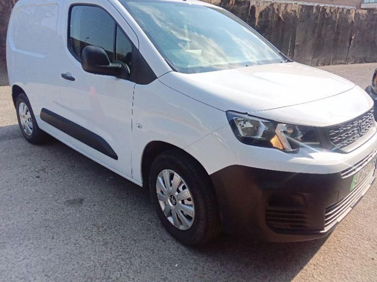 PEUGEOT E-PARTNER e-Partner Standard 50kWh Auto 800 Professional Premium+ 2023