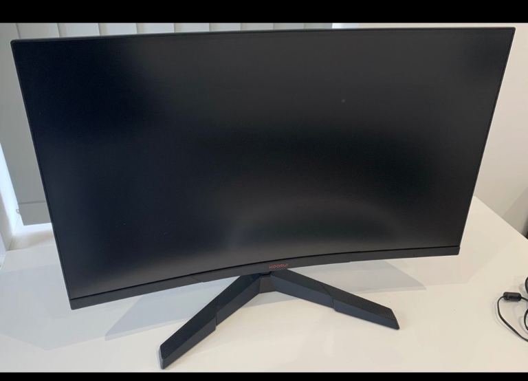 KOORUI 27-inch Curved Gaming Monitor - 2560 * 1440P 144Hz 1ms DP + HDMI - good condition 