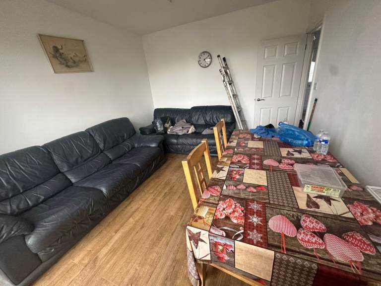 3/4 BEDROOM HOUSE PARTLY FURNISHED WITH GARDEN IN KENTON FOR RENT 