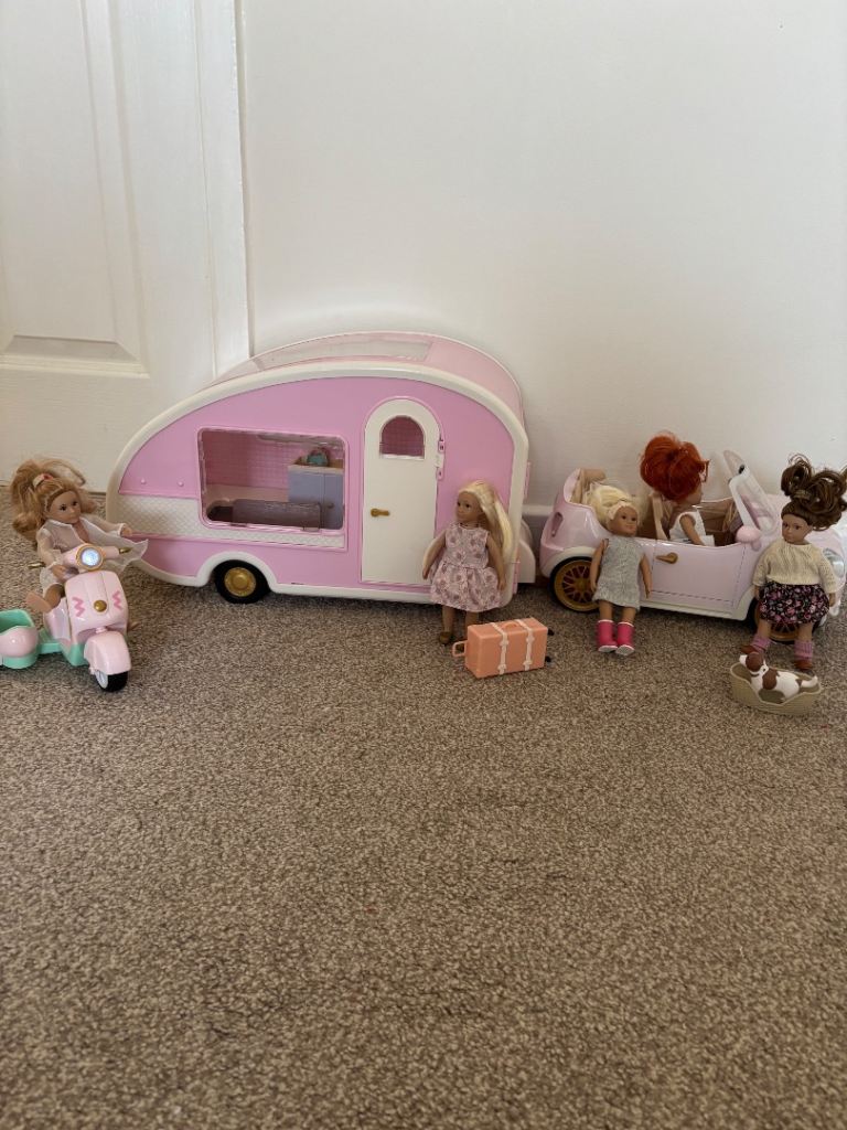 Lori fashion dolls with accessories 