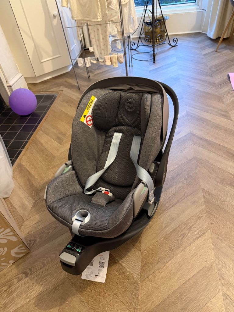 Cybex Cloud T i-Size Car Seat with Base T – As Good As New