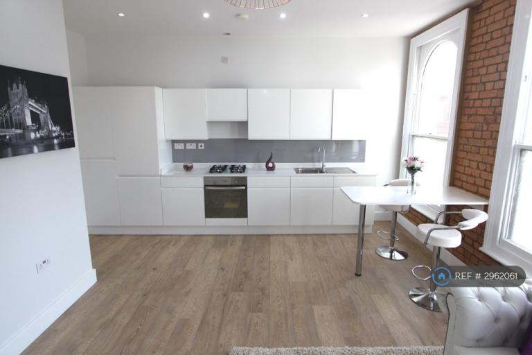 1 bedroom flat in King Street, Luton, LU1 (1 bed) (#2962061)