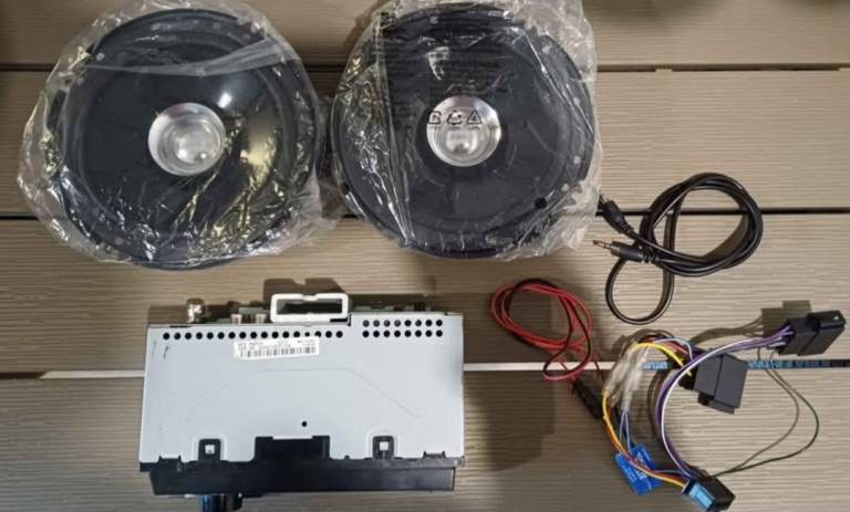 Car/Van Stereo and Door Speakers 