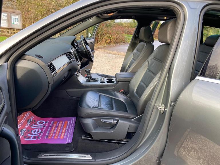 2014 Volkswagen Touareg 3.0 TDI V6 BlueMotion Tech R-Line Tiptronic 4WD Euro 5 (s/s) 5dr ESTATE D...