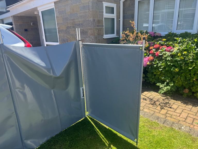Jormax wind break/ pet enclosure