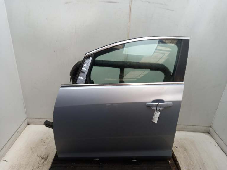 Vauxhall Astra Left Front Door N/S 2009-2018 Silver 5 Door Estate 13285606