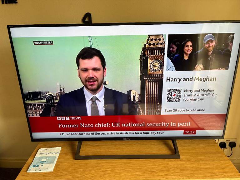 Sony Bravia, 4K Ultra HDR, LED LCD Smart TV - 49 inch