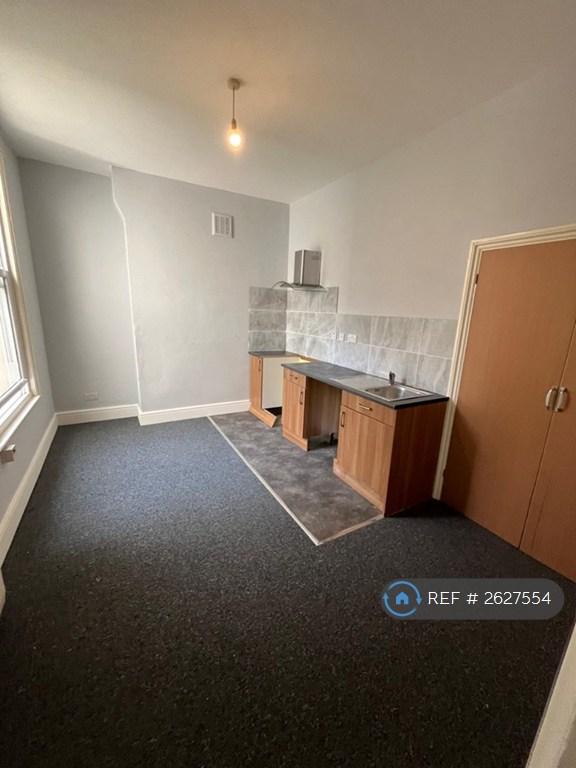 image for 2 bedroom flat in St. Johns Road, St. Leonards-On-Sea, TN37 (2 bed) (#2627554)