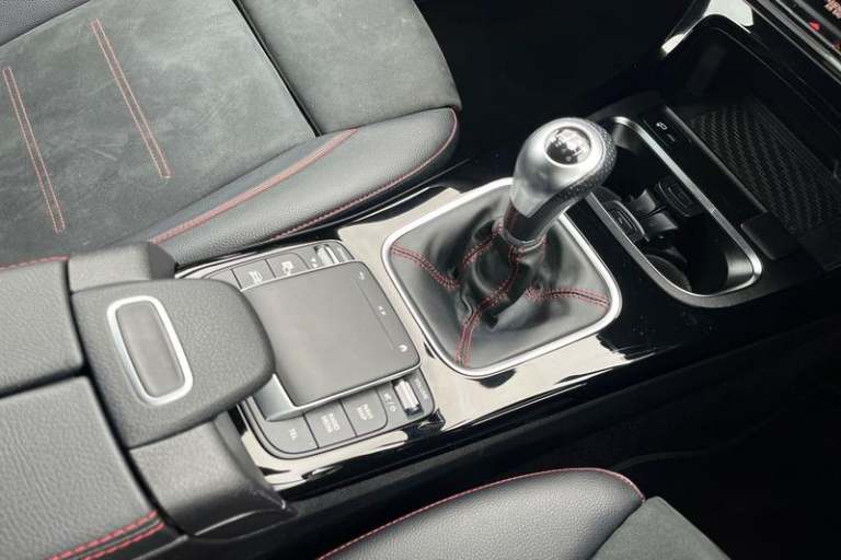 2020 Mercedes-Benz A-Class A180 AMG Line Executive NAVIGATION, HEATED SEATS, REAR CAMERA! Manual ...