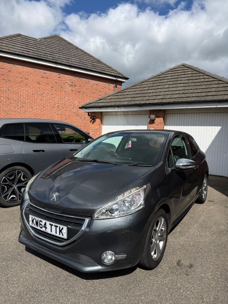 Peugeot 208 Allure 1.2 Petrol 2015 Manual