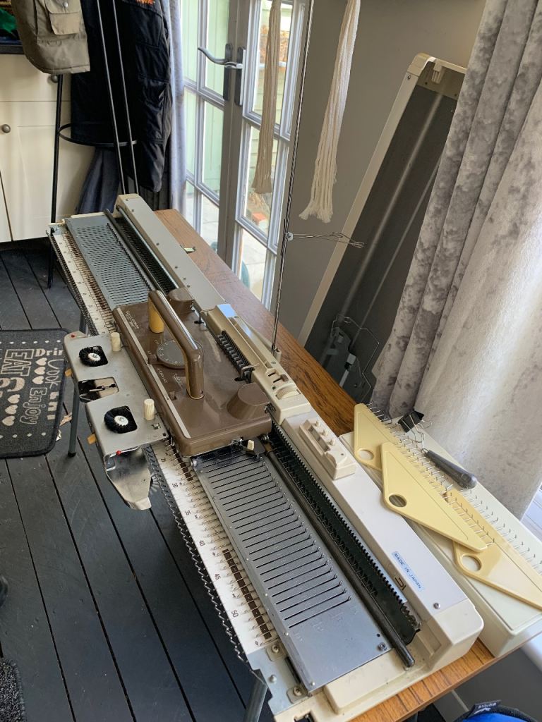 Knitmaster 3000 Knitting Machine – Good Condition