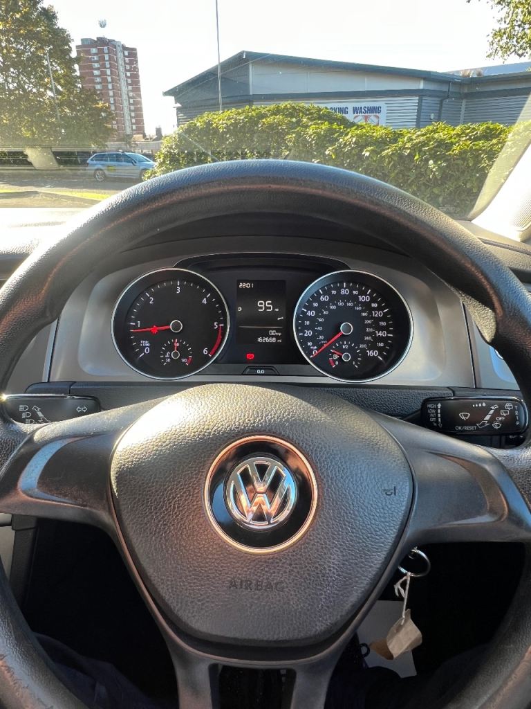 Volkswagen Golf 1.6Tdi diesel 6 speed manual £20 road tax long mot 2 keys HPI clear 