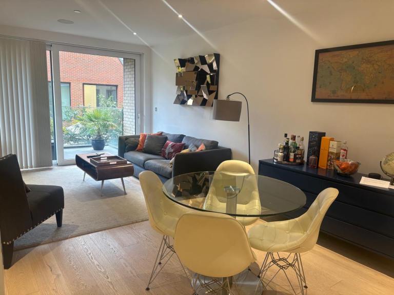 Luxury 2 bed/ 2bath in Fulham Riverside 