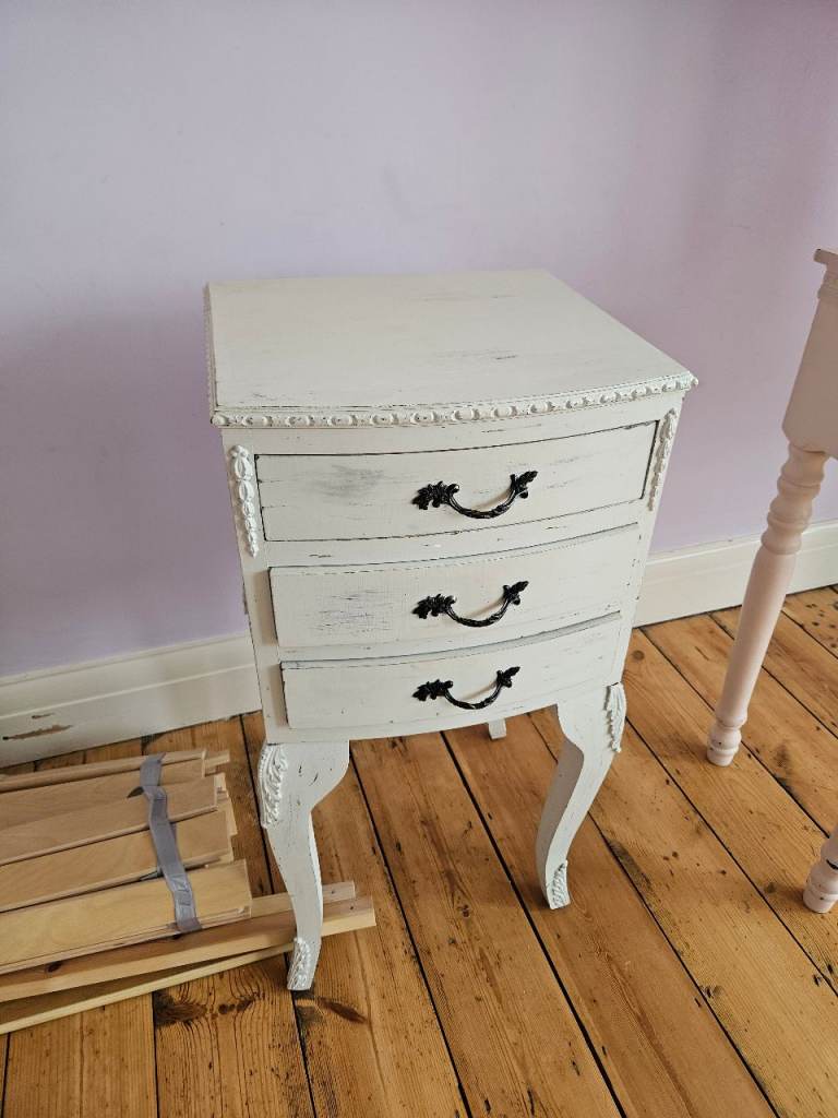 Chic White Shabby Chic Bedside Table with 3 Drawers