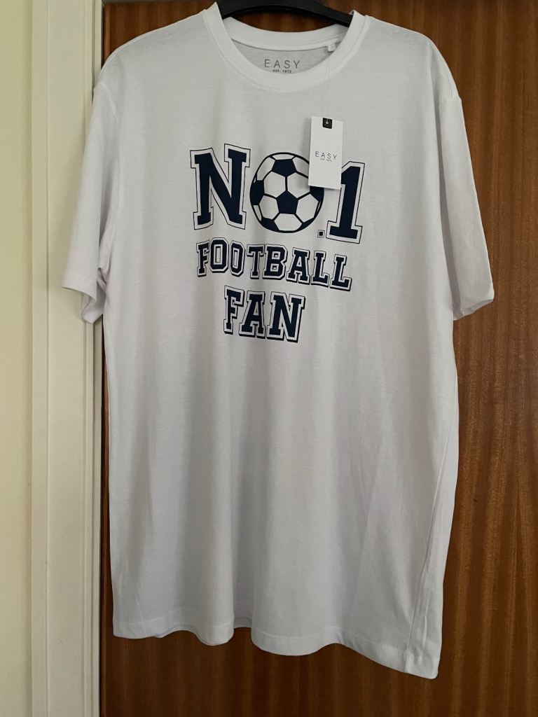 image for Men’s BNWT T-Shirt - Size medium