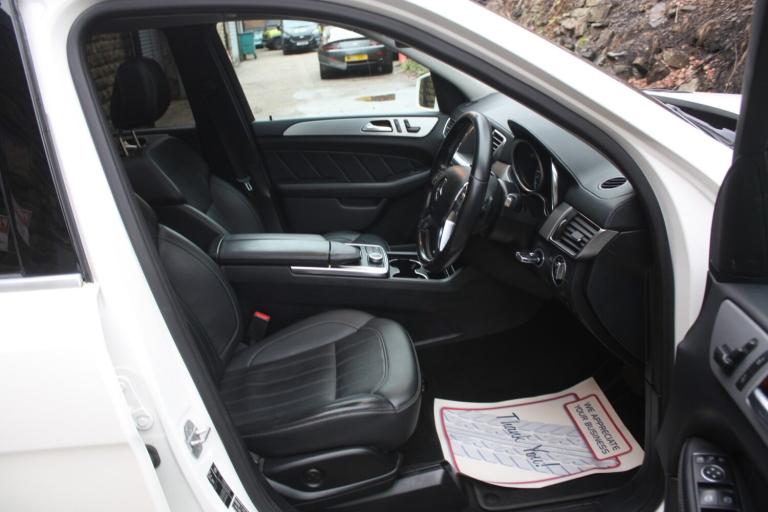 MERCEDES-BENZ GL CLASS 3.0 GL350 V6 BlueTEC AMG Sport 2015