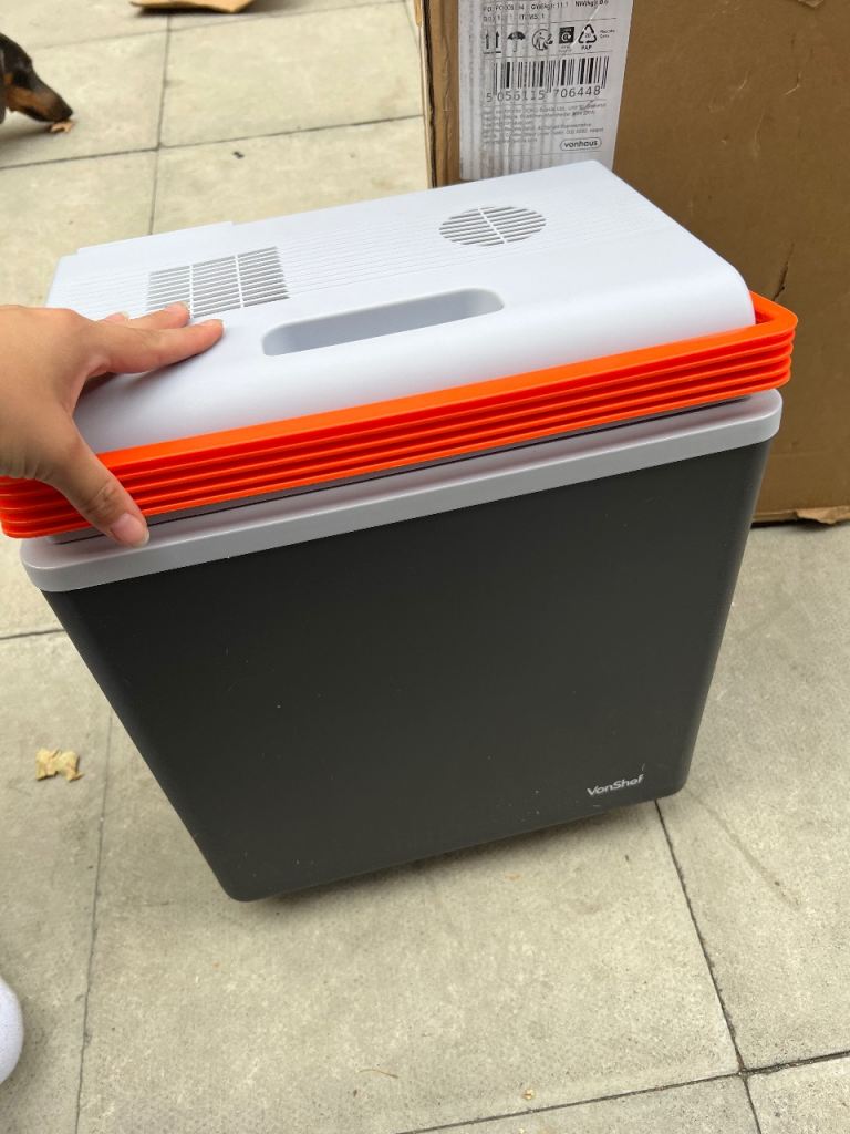 20L Vonhaus Portable Electric Cooler/Warmer Box – As Good As New