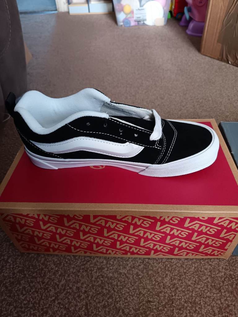 Vans Knu Skool Black/White Skate Shoes - Size UK 5 - Brand New in box