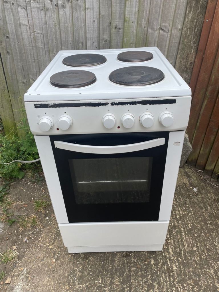 Essentials Freestanding Electric Cooker