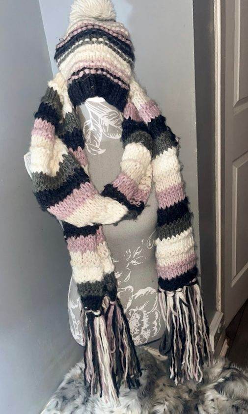 Bobble Hat and Long Scarf Matching Set from Dorothy Perkins Grey/Pink/White/Ivory