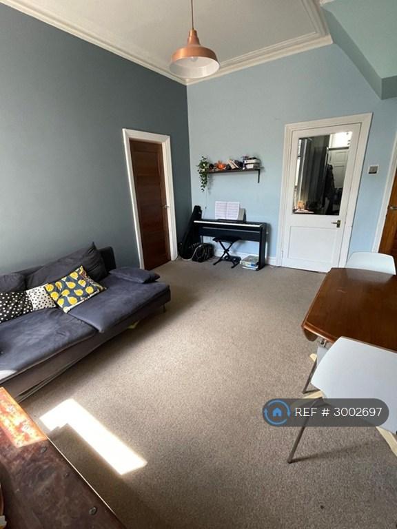 2 bedroom flat in Helmsley Road, Newcastle Upon Tyne, NE2 (2 bed) (#3002697)