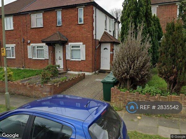 2 bedroom flat in Huntly Drive, London, N3 (2 bed) (#2835542)