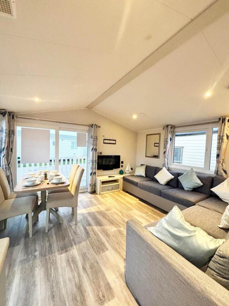 🌊 YOUR OWN PLACE BY THE SEA – LESS THAN 1 HOUR FROM LONDON 🌊