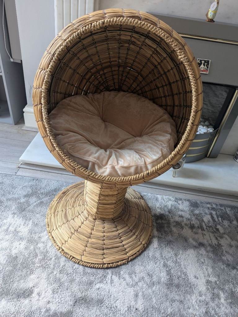 Raised Cat Bed.