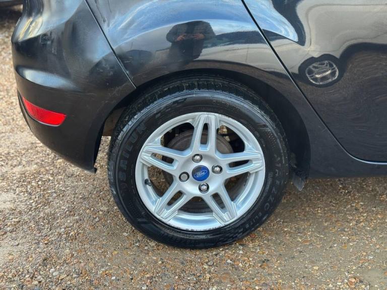 2013 Ford Fiesta 1.6 Zetec 5dr Powershift HATCHBACK PETROL Automatic