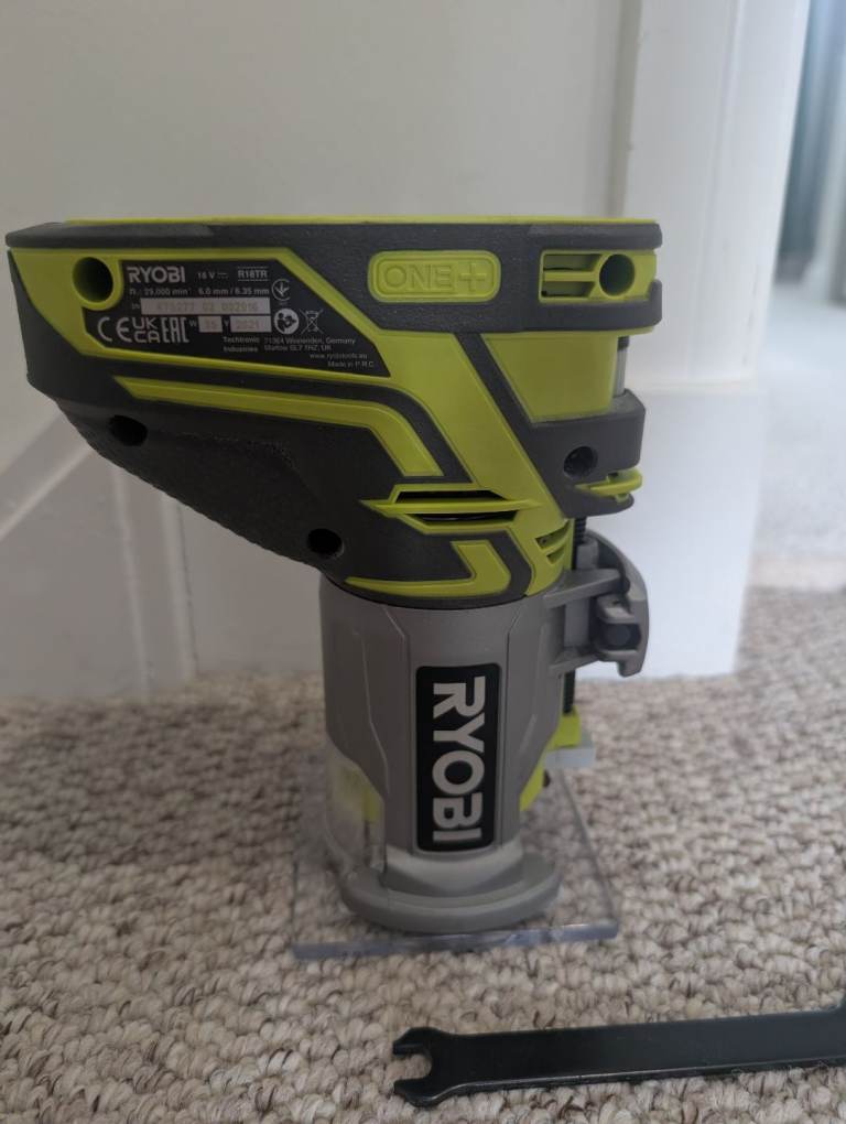 Ryobti Cordless Router + 20 bits