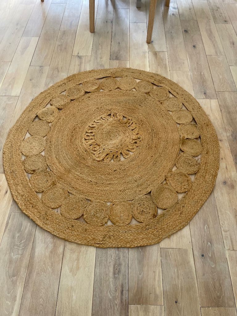 Circular Jute Woven Rug – Good Condition
