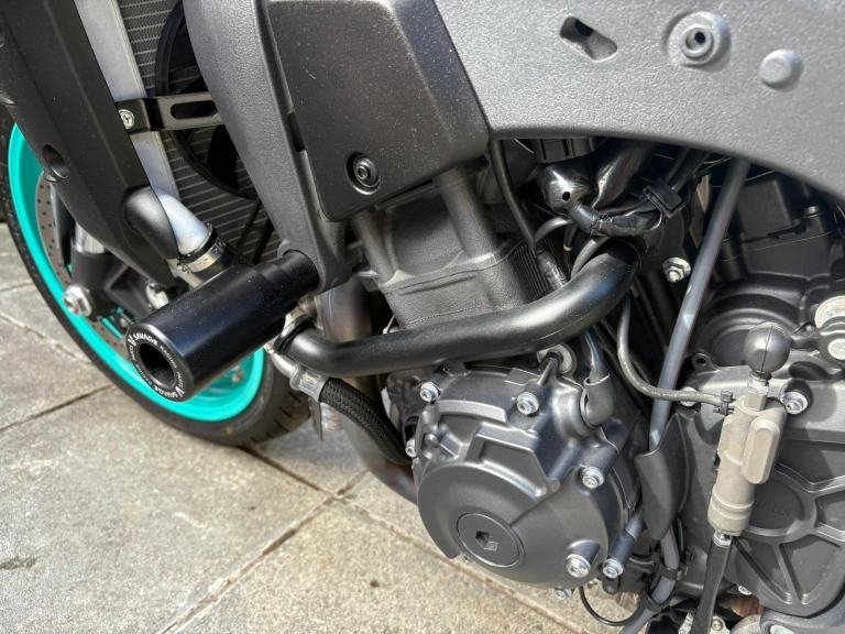 2023 / 73 Yamaha MT10 £10000 Grey 5978 miles.