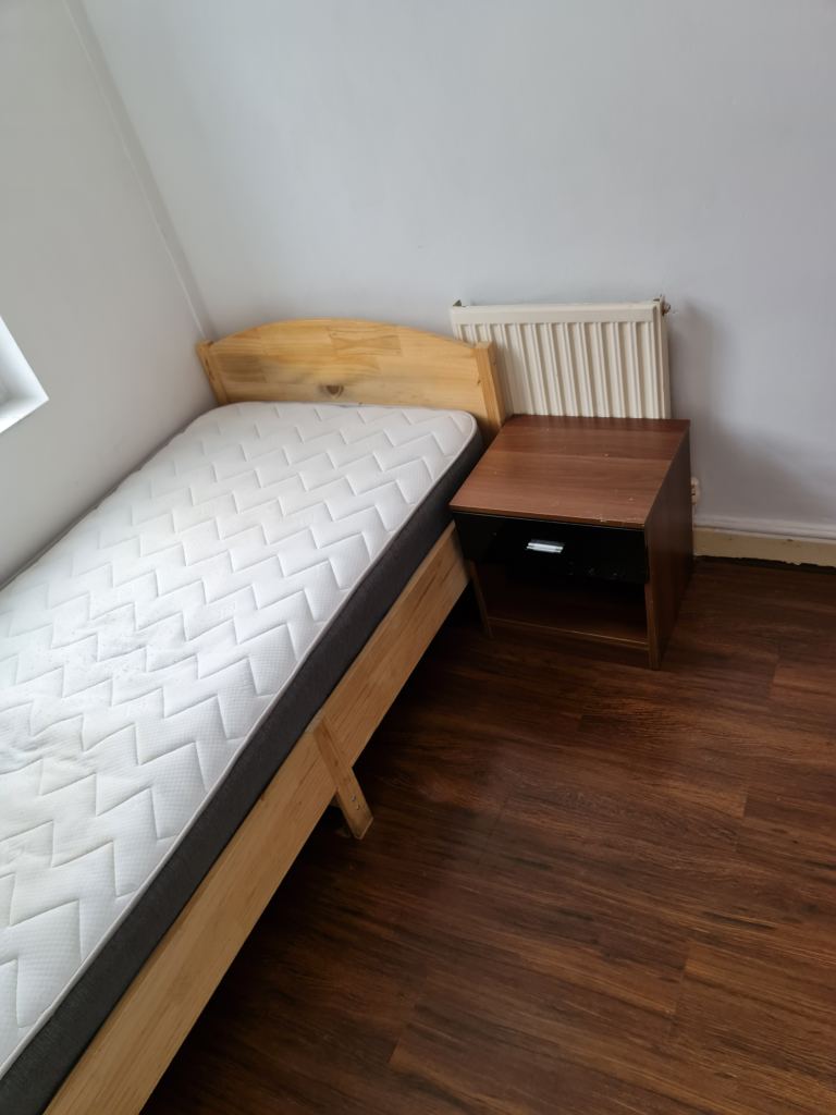Small Room To Rent In Beeston LS11, £80PW