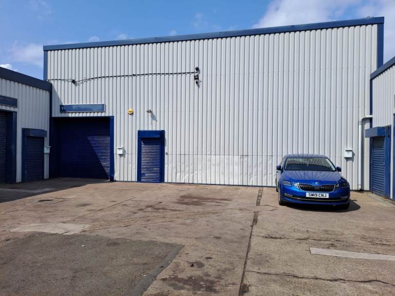 Refurbished Industrial Unit in Dudley- Ideal for Workshop, Storage and E Commerce, no deposit!