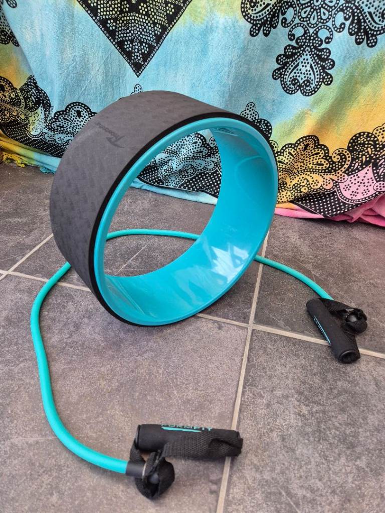 REDUCED - Yoga Wheel and Resistance Band Set – Great Condition