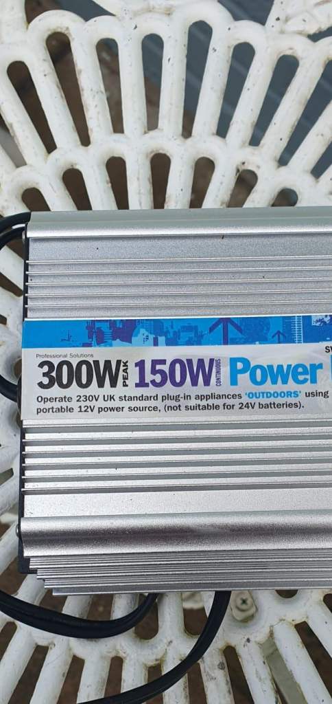 300W 150W Power Inverter – Good Condition