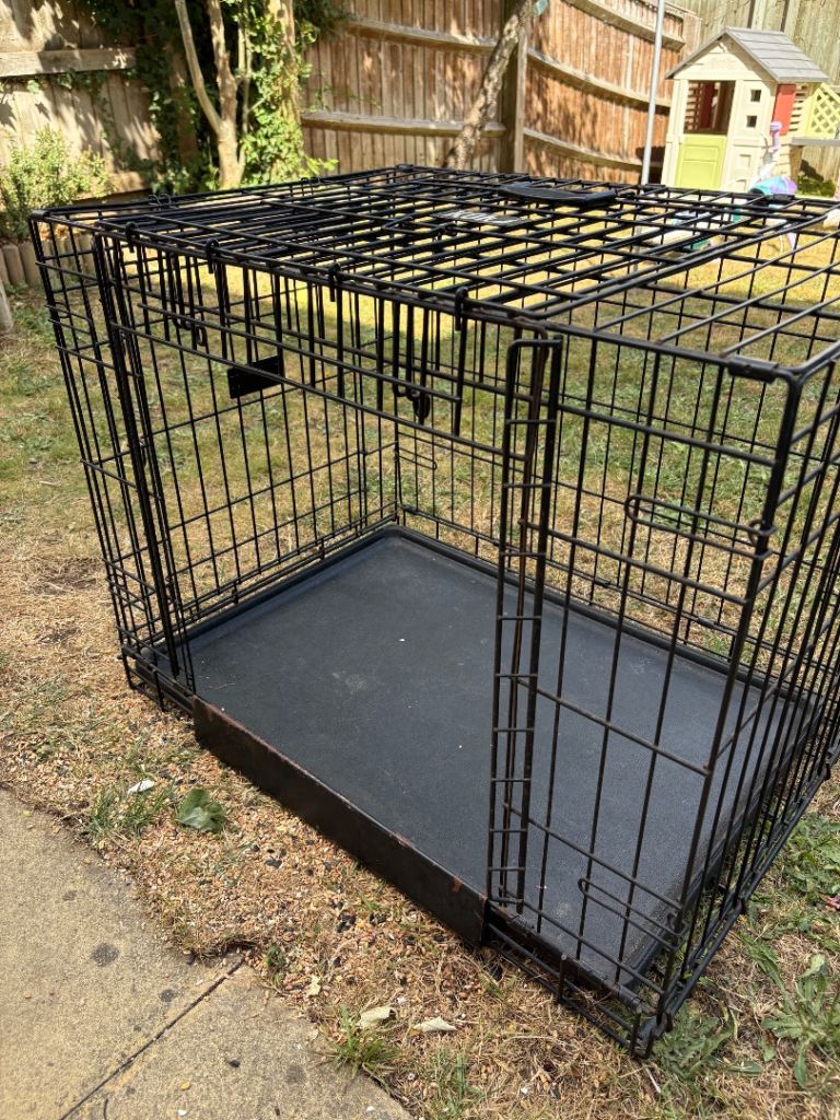 Medium sized dog crate 