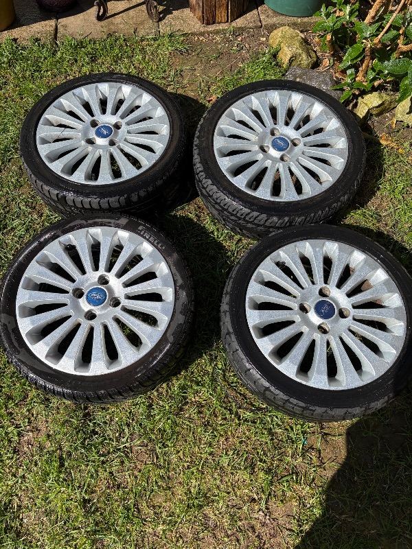 4 Ford alloy wheels