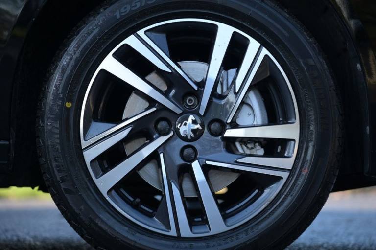 2023 Peugeot 208 1.2 PureTech Allure Premium + Hatchback 5dr Petrol EAT Euro 6 (s/s) (130 ps Hatc...